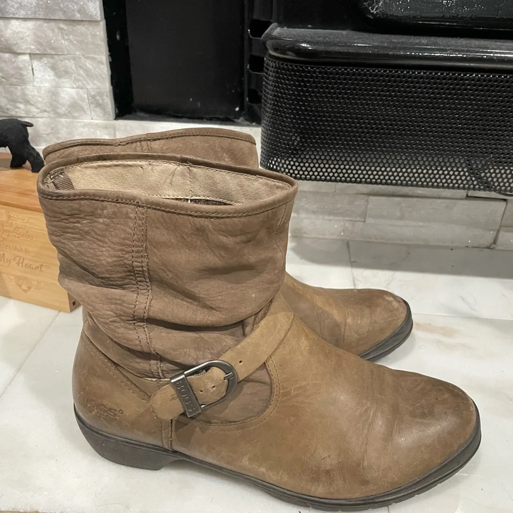 Bogs Taupe Brown Slouchy Leather Buckle Waterproof Ankle Boots Sz 11 women’s